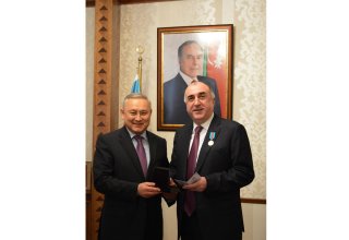 Главе МИД Азербайджана вручена медаль "25-летие независимости Республики Казахстан" (ФОТО)