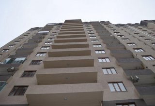 Construction company talks on commissioning big housing estate in Baku