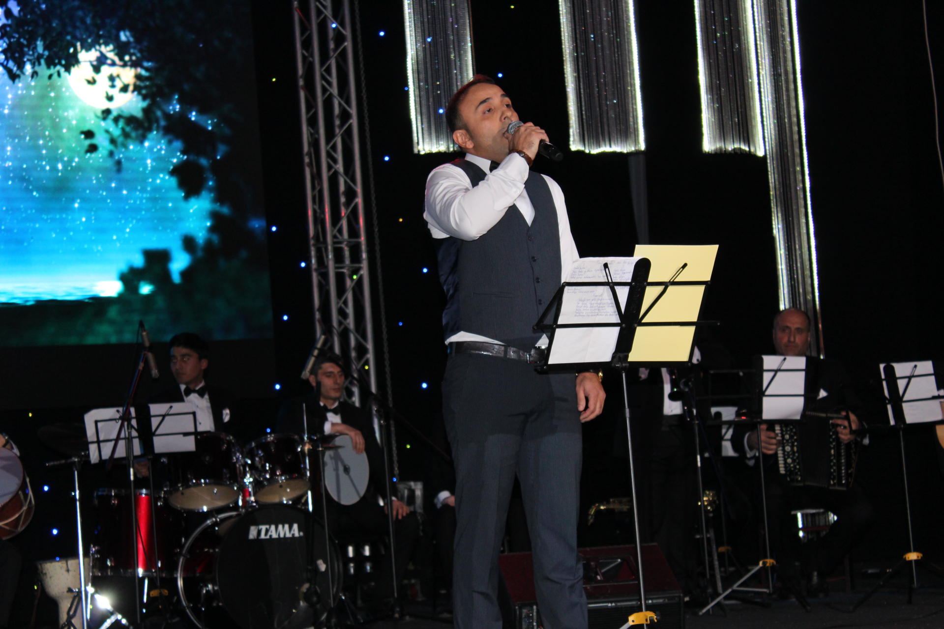 В Баку состоялся концерт, посвященный 30-летию творческой деятельности Фаига Агаева (ФОТО)