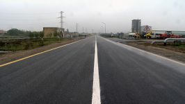 Suraxanıda 2.7 km avtomobil yolu yenidən istifadəyə verilib (FOTO/VİDEO)