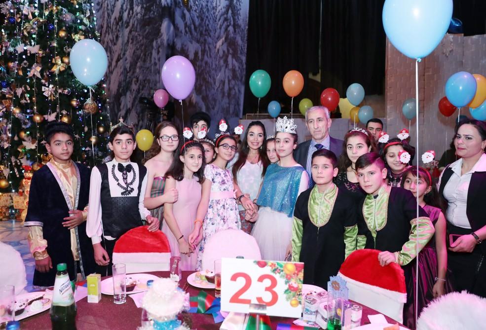 Heydar Aliyev Foundation arranges annual New Year party for children (PHOTO)