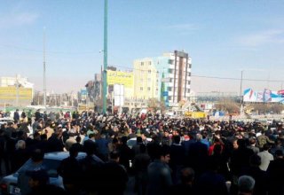 Petrol price protests turn political in Iran as rallies spread