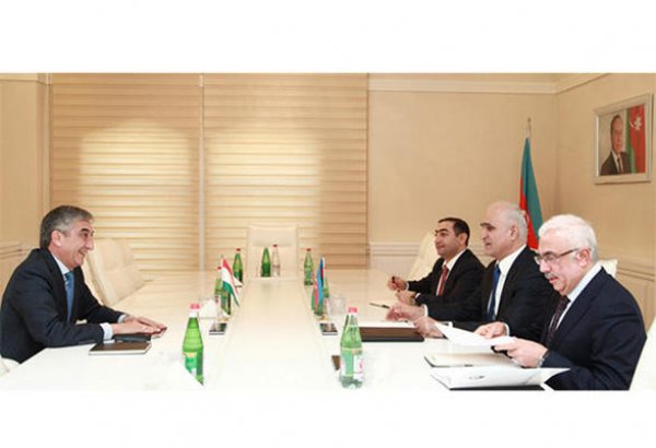 Азербайджан и Таджикистан обсудили расширение экономических отношений