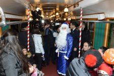 Bakı metrosunda Yeni il şənliyinə start verildi (FOTO/VİDEO)