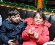 Bakı metrosunda Yeni il şənliyinə start verildi (FOTO/VİDEO)