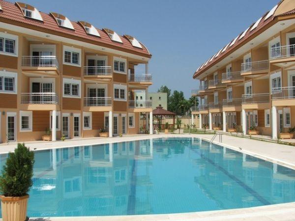 Сколько объектов недвижимости приобрели граждане Азербайджана в Турции в январе-августе 2020 г.?