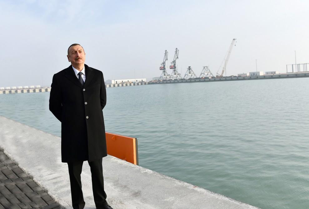 Prezident İlham Əliyev Bakı Beynəlxalq Dəniz Ticarət Limanı kompleksində RO-RO terminalının açılışında iştirak edib (FOTO) (YENİLƏNİB)
