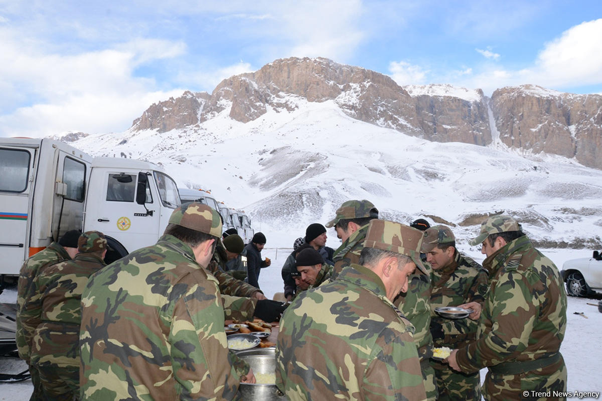 Qubada alpinistlərin axtarışı üzrə əməliyyat tədbirlərini əks etdirən - FOTO/VİDEO