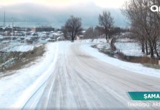 Şamaxı və İsmayıllıda yollar buz bağlayıb, nəqliyyatın hərəkəti çətinləşib (FOTO/VİDEO)