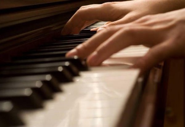 В рамках "Года Гейдара Алиева" объявлен международный конкурс пианистов