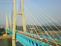 В Китае построен первый в мире двухъярусный 6-колейный балочно-вантовый ж/д мост (ФОТО)