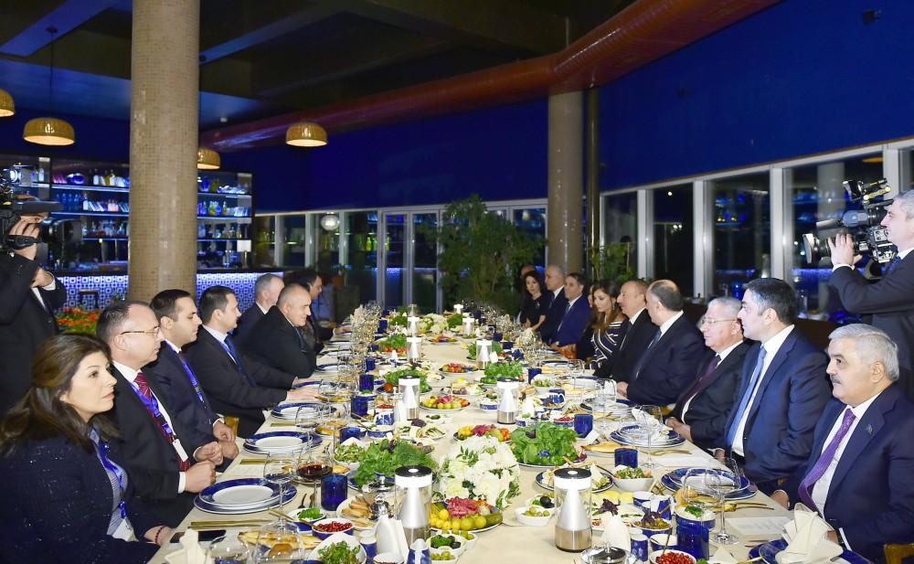 Состоялся совместный ужин Президента Ильхама Алиева и его супруги с премьером Болгарии