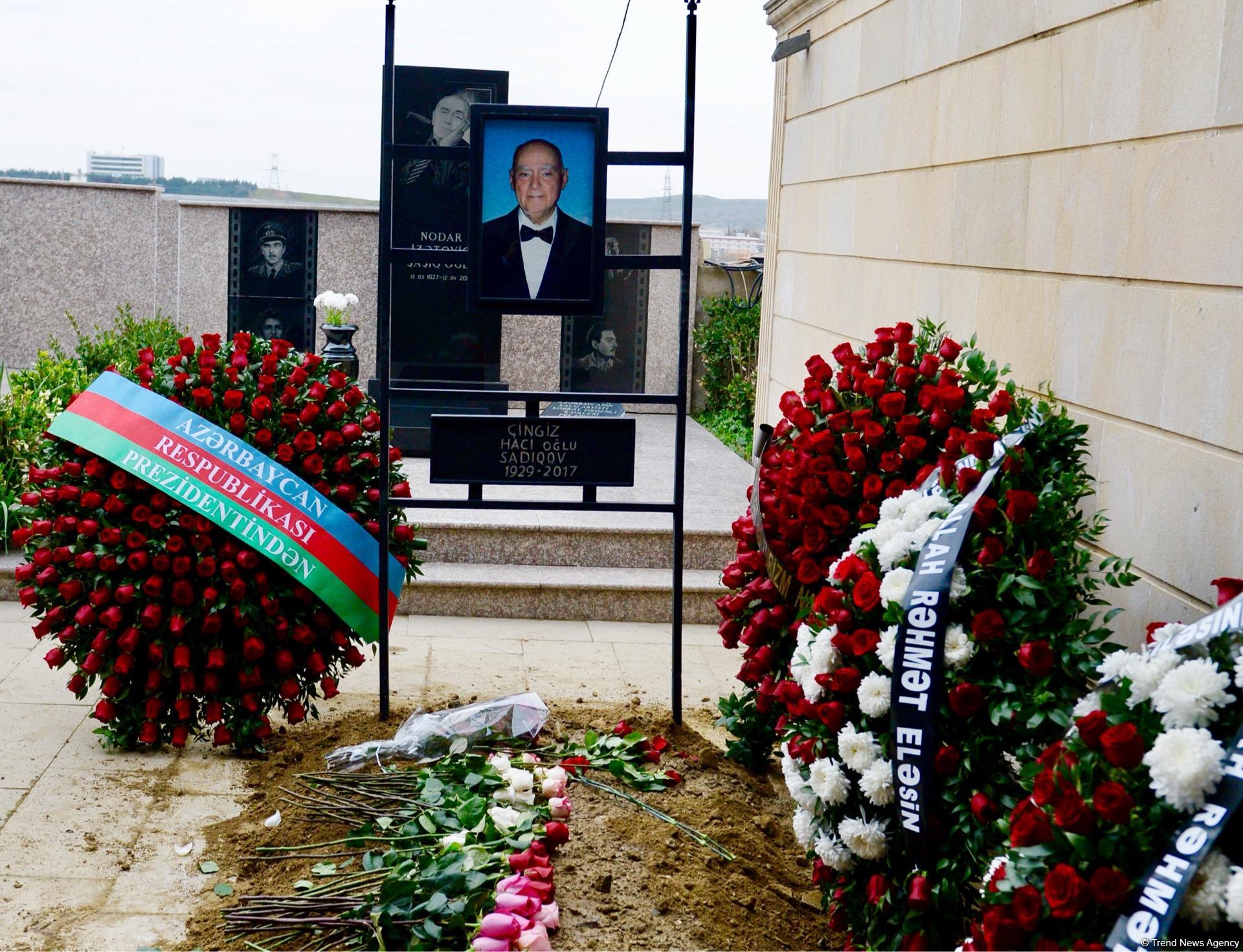 Чингиз Садыхов похоронен во Второй Аллее почетного захоронения в Баку