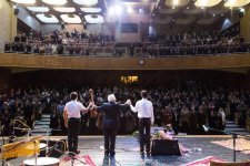 Иранская публика стоя приветствовала азербайджанского музыканта (ФОТО)
