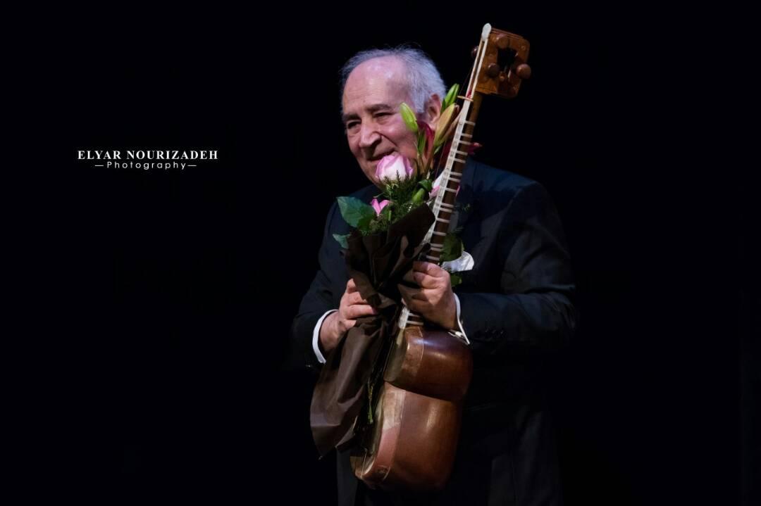 Иранская публика стоя приветствовала азербайджанского музыканта (ФОТО)