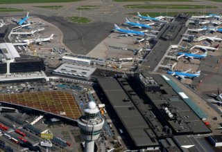 Amsterdam's Schiphol scraps all flights due to storm