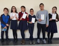 180 бакинских школьников проверили свои знания по русскому языку и литературе (ФОТО)
