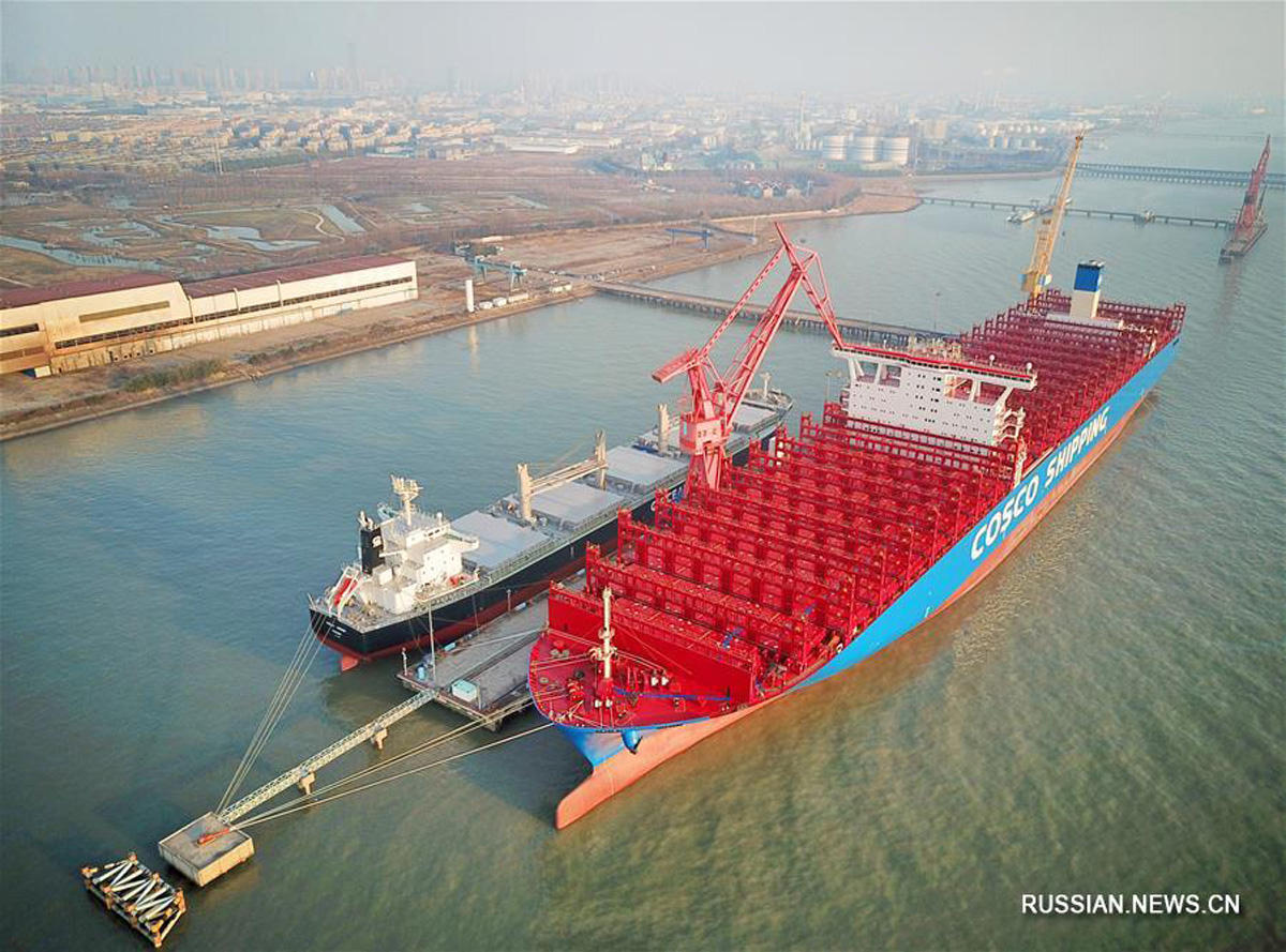 В Китае передали заказчику самый большой в истории китайского судостроения контейнеровоз