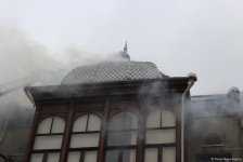 Пожар в жилом здании в центре Баку локализован (ФОТО) (Обновлено)