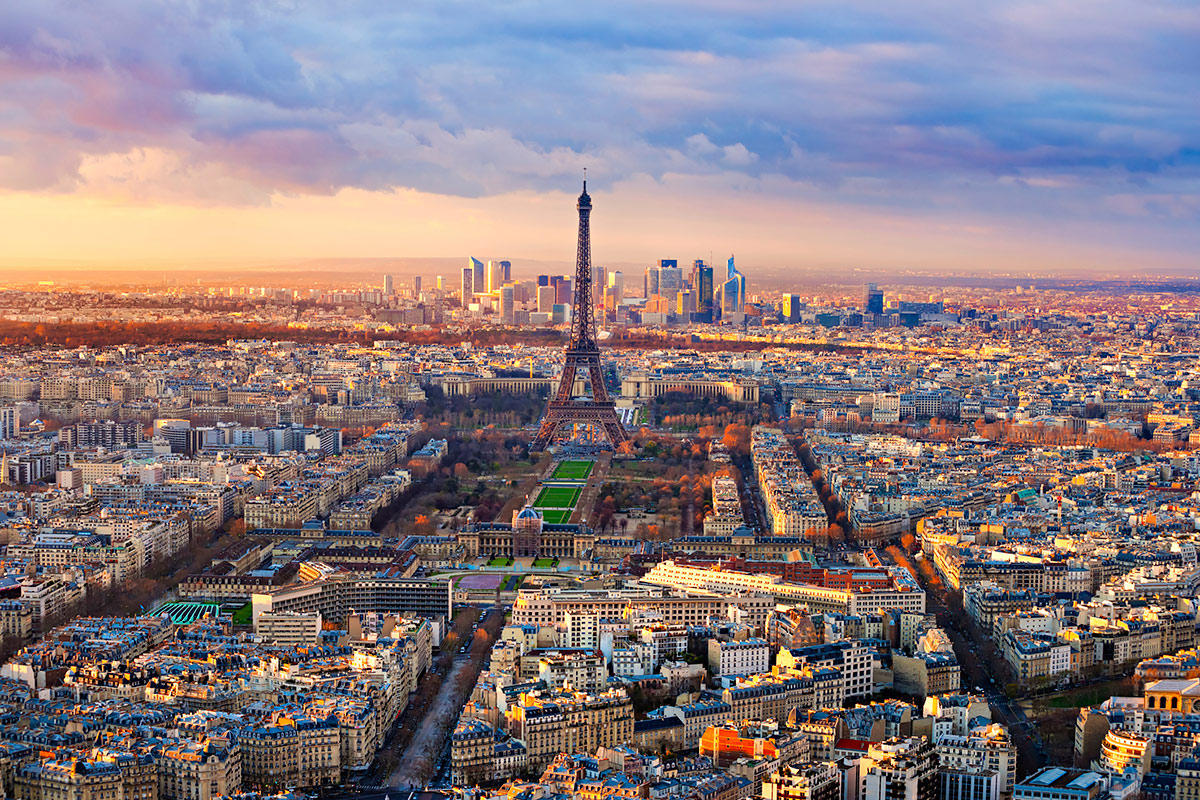 В Париже на дорогах появится покрытие, которое сделает улицы тише