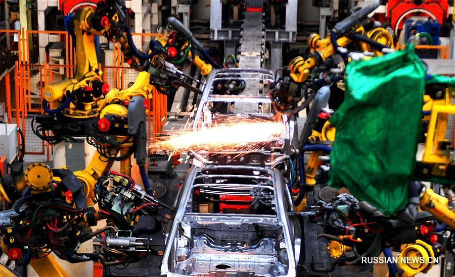 German industry output, exports fall sharply in April