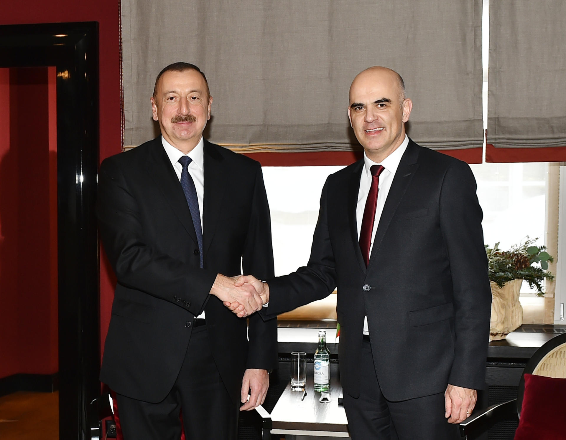 President Aliyev meets with Swiss president in Davos (PHOTO)