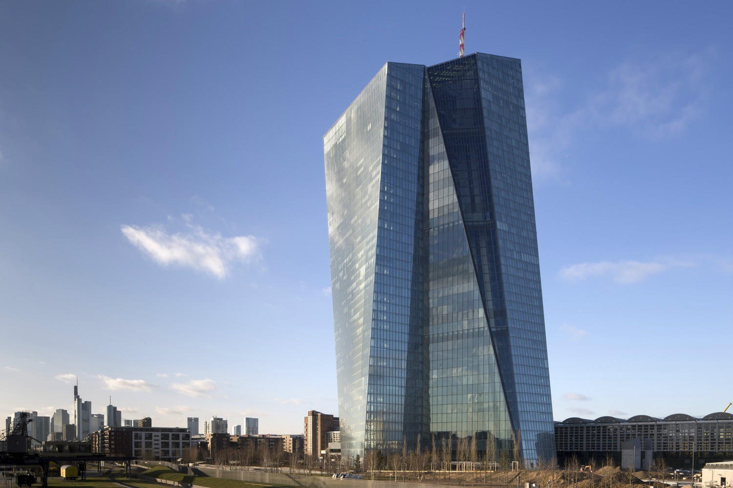 Европейский Центробанк сохранил ключевую ставку без изменений