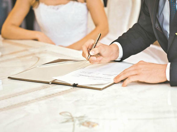 Evlənənlər arasında nikah müqaviləsi imzalanmalıdır - Sədaqət Vəliyeva