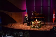 Məşhur blüz və caz pianoçusu Bakıda konsert verib (FOTO)