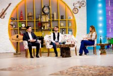Азербайджанские телеведущие отметили День без интернета (ФОТО)