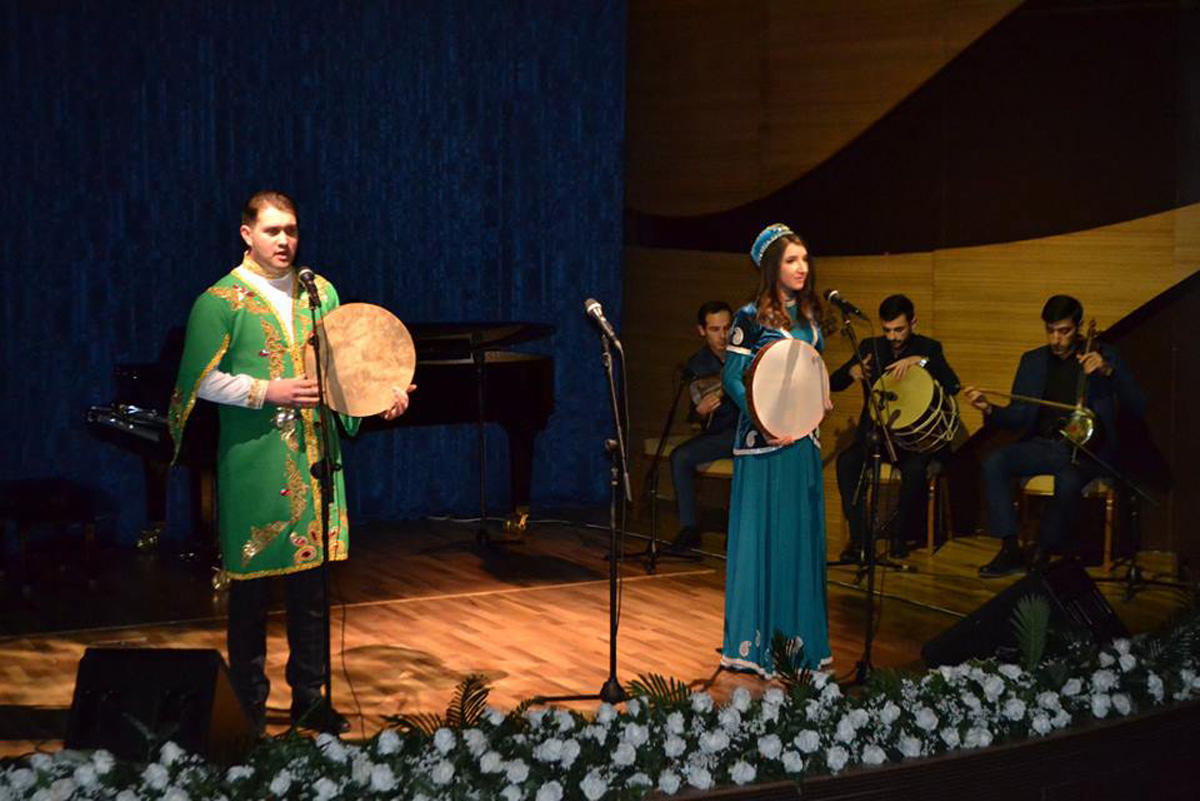 В Баку прошел праздничный вечер, посвященный Дню молодежи (ФОТО)