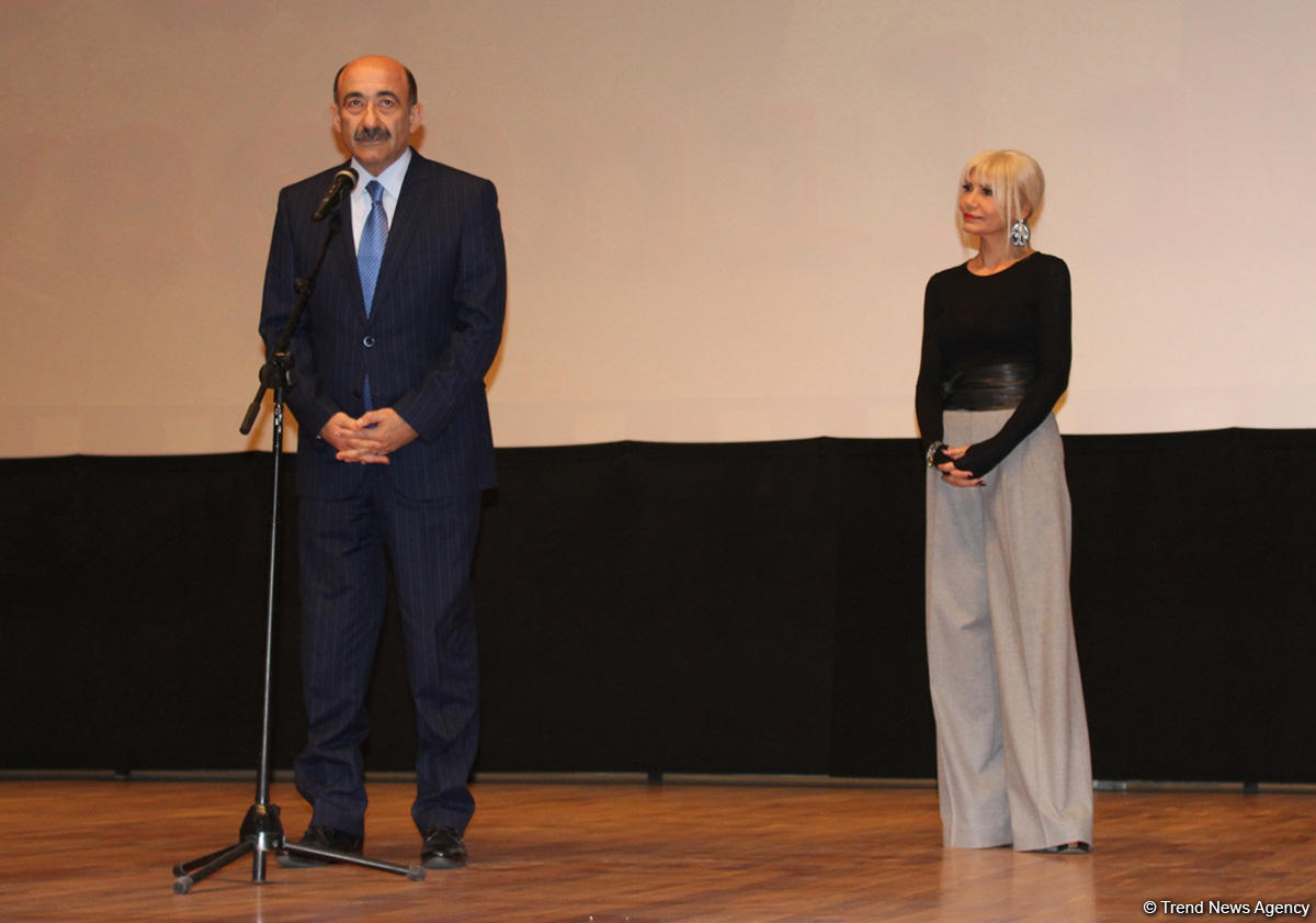 55 лет вместе: в Баку презентован фильм о народном писателе Анаре и его супруге Земфире Сафаровой (ФОТО)
