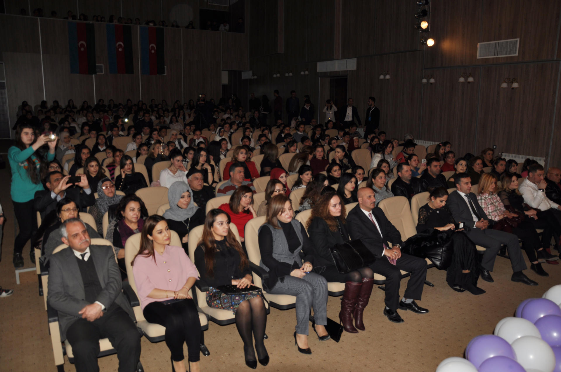 Известные азербайджанские артисты поздравили представителей молодежи (ФОТО)
