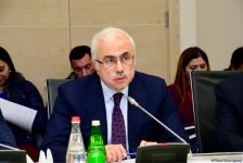 Азербайджан будет производить спецоборудование для школьных лабораторий (ФОТО)