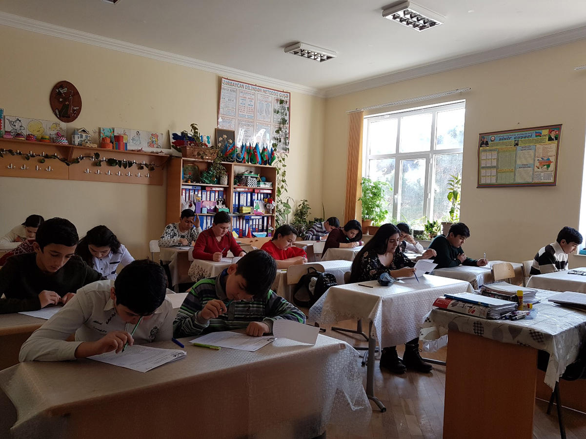 Проверены знания учащихся 18 школ Баку (ФОТО)