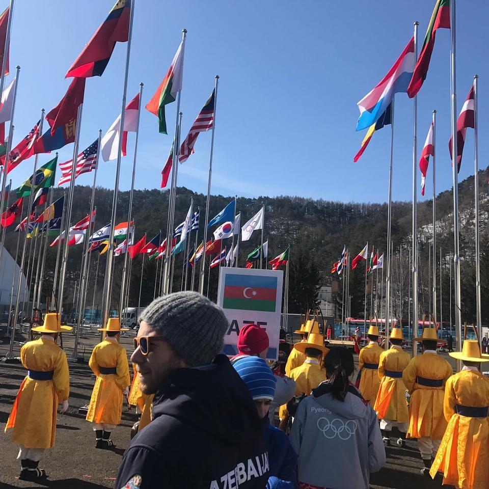 Koreyada Olimpiya kəndində Azərbaycan bayrağı qaldırılıb (FOTO)