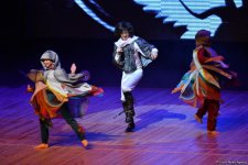 Баку заворожила экспрессия уличных танцев и волшебство песочной анимации (ФОТО)