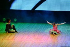 Баку заворожила экспрессия уличных танцев и волшебство песочной анимации (ФОТО)
