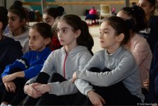 Юные азербайджанские гимнасты встретились с Шахрияром Мамедъяровым (ФОТО)