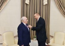 President Aliyev presents "Istiglal" order to MP Fattah Heydarov (PHOTO)