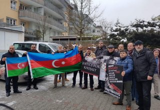 В Мюнхене проведена акция протеста в связи с Ходжалинским геноцидом (ФОТО)