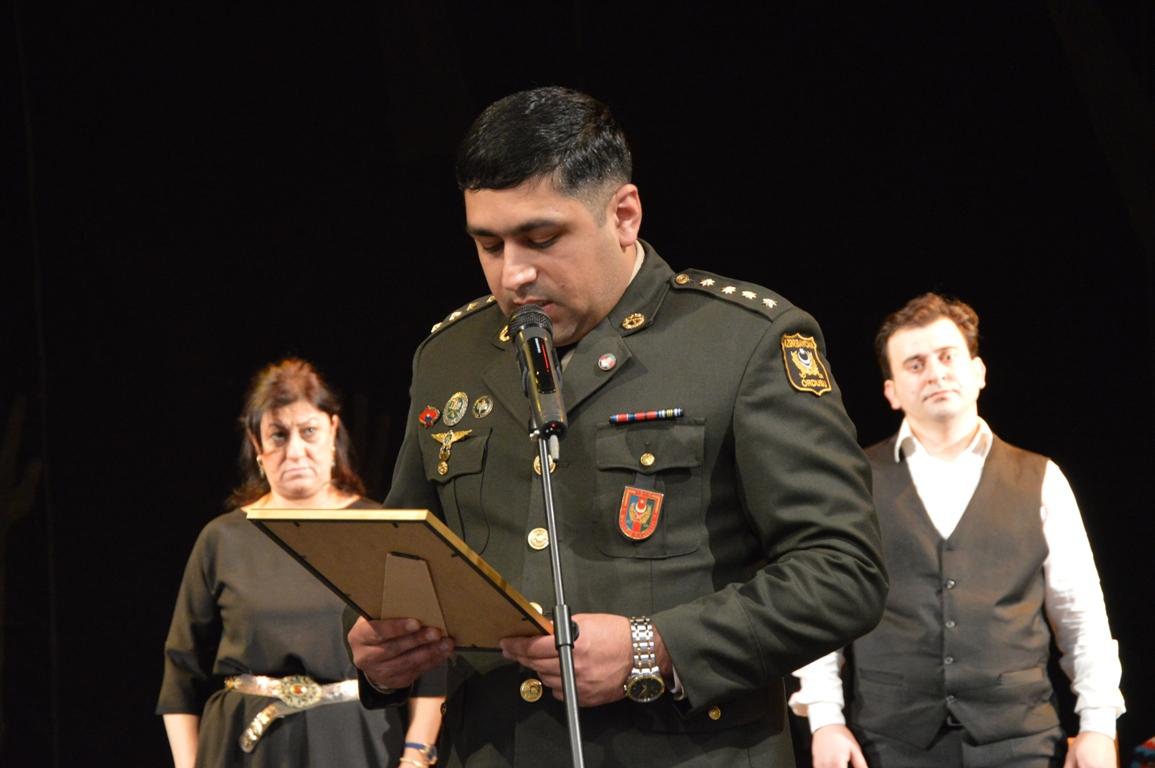 Азербайджанские актеры почтили память жертв Ходжалинской трагедии (ФОТО)
