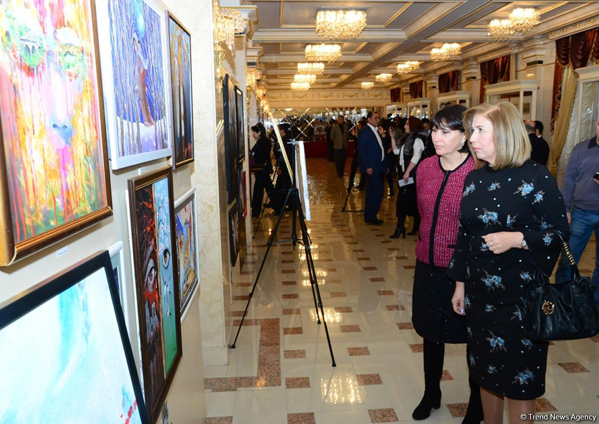 В Баку состоялись выставка и литературно-художественное мероприятие "Голос Карабаха" (ФОТО)