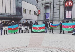 Azerbaijani students hold rally on Khojaly genocide in Scotland (PHOTO)