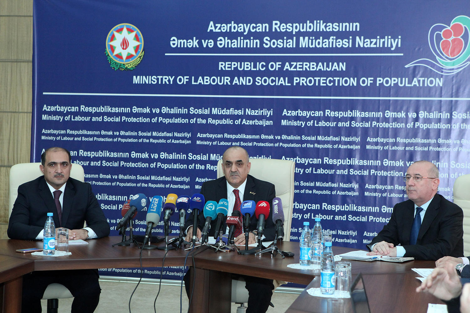 На повышение пенсий и соцпособий в Азербайджане будет направлено 200 млн манатов - министр (ФОТО)