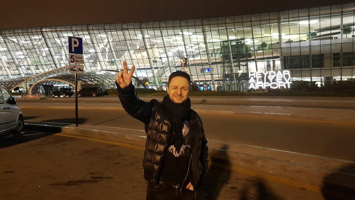 Участник российского "Голоса" приехал в Баку (ФОТО)