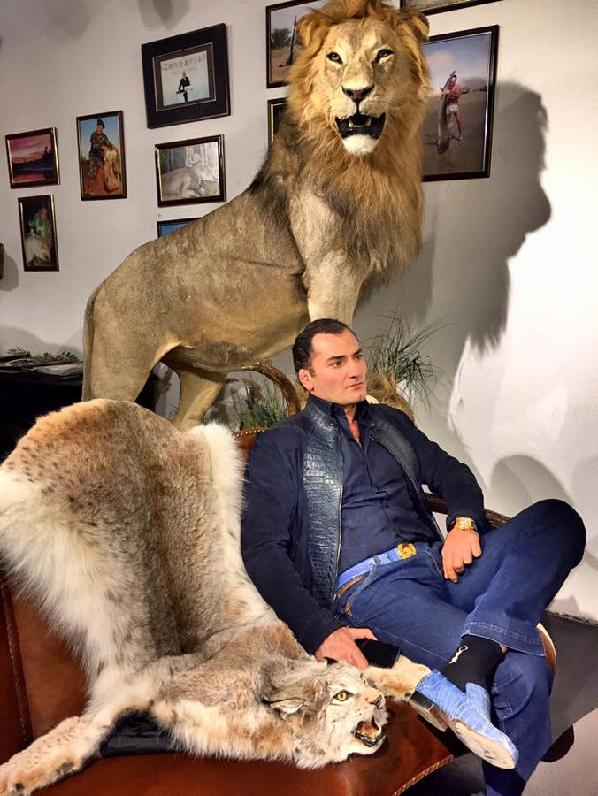 Фаиг Бабанлы признан лучшим охотником мира: Я съел сердце льва – это было вкусно (ФОТО)