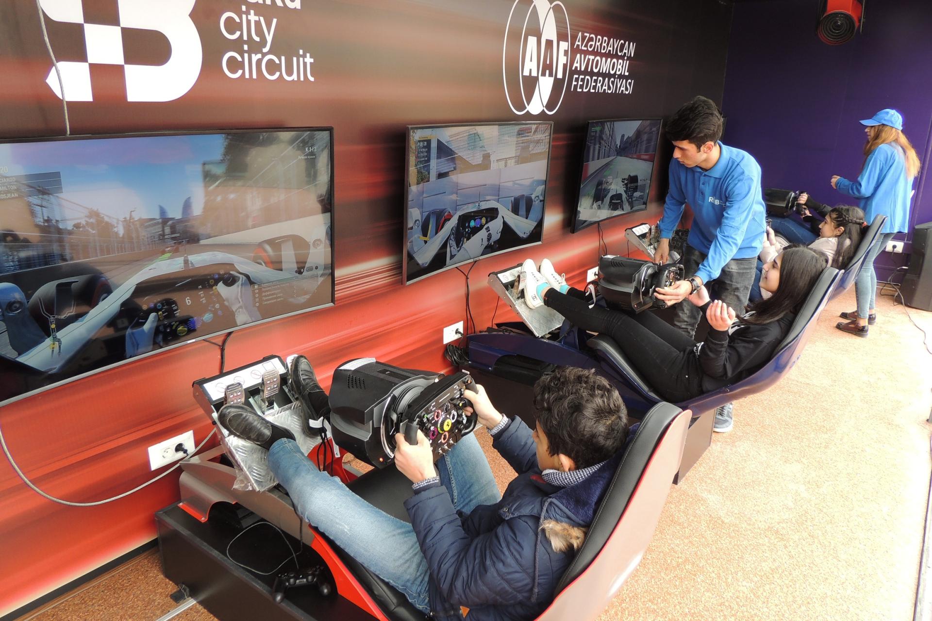 Simulyatorda F1 çempionatının Füzuli yarışı baş tutub (FOTO) - Gallery Image