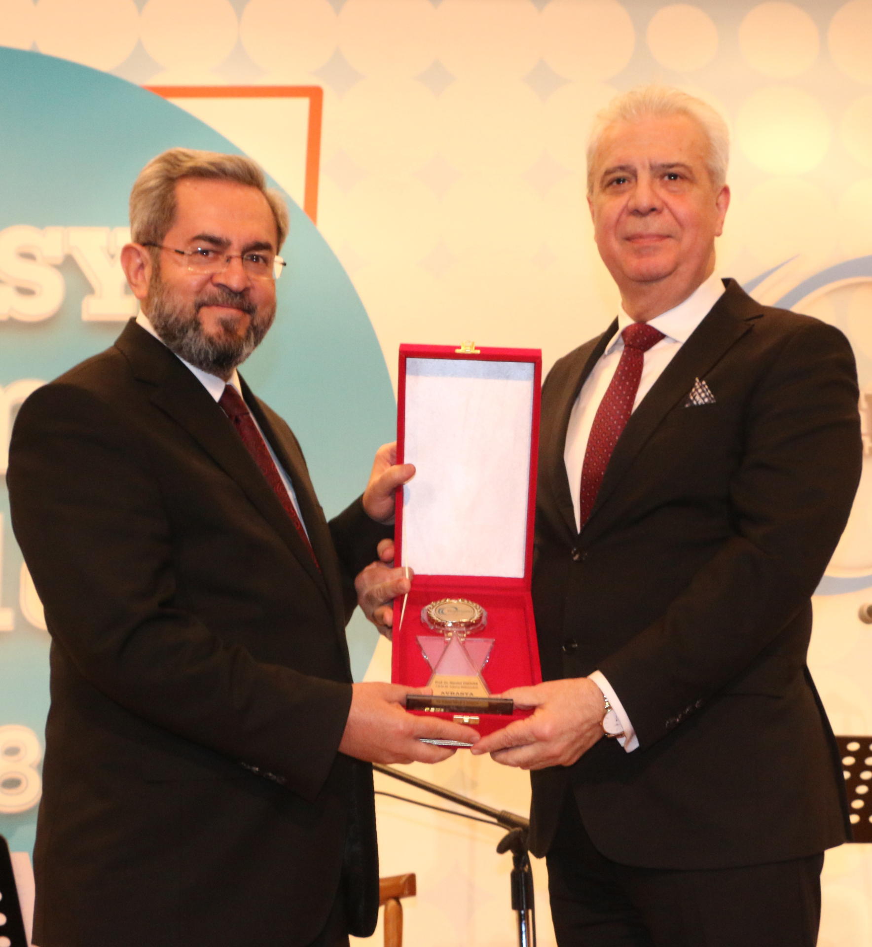 Ünüvar’a “Türk Dünyasına Hizmet” ödülü
