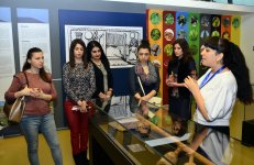 Подарки женщинам на 8 марта – интересная акция в Азербайджанском музее ковра (ФОТО)